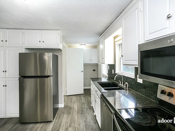 3rd image of 7519 Turnberry Ct