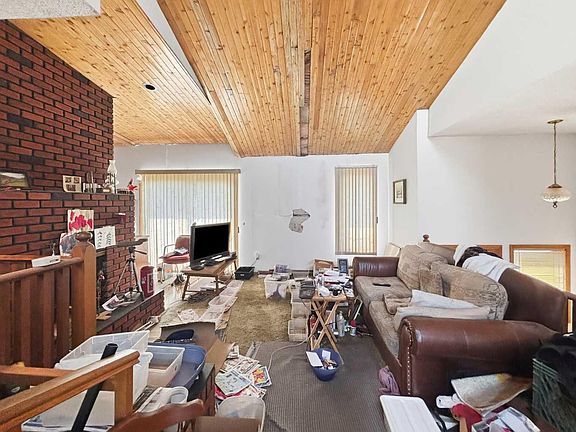 4th image of 24 Brookes Cres