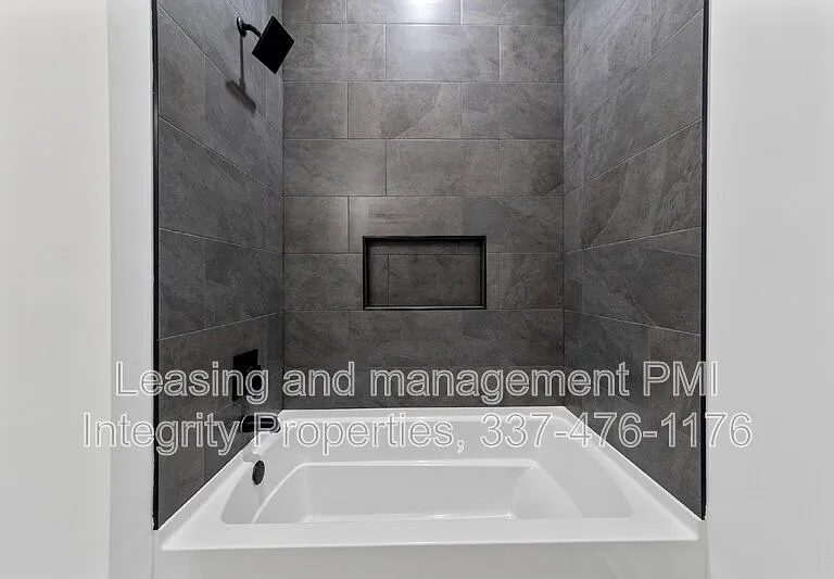 107 Prague Ave — Photo 9
