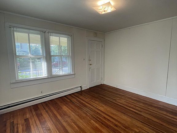 4th image of 631 Maury St