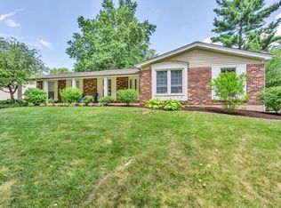 11855 Shallowbrook Dr, Saint Louis, MO 63146