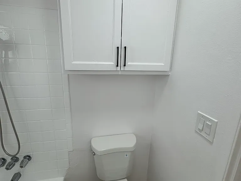 Hollyking Apartments — Photo 45