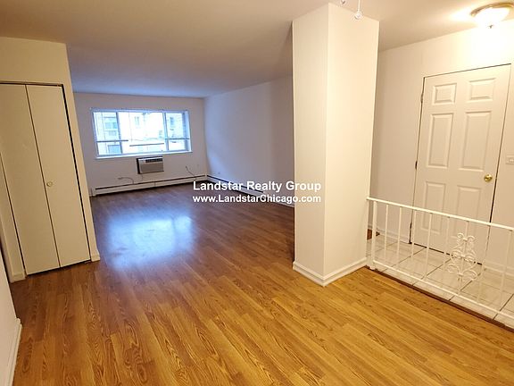 3rd image of 6128 N Kenmore Ave #206