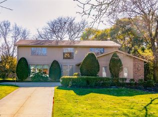 23700 Halburton Rd, Beachwood, OH 44122