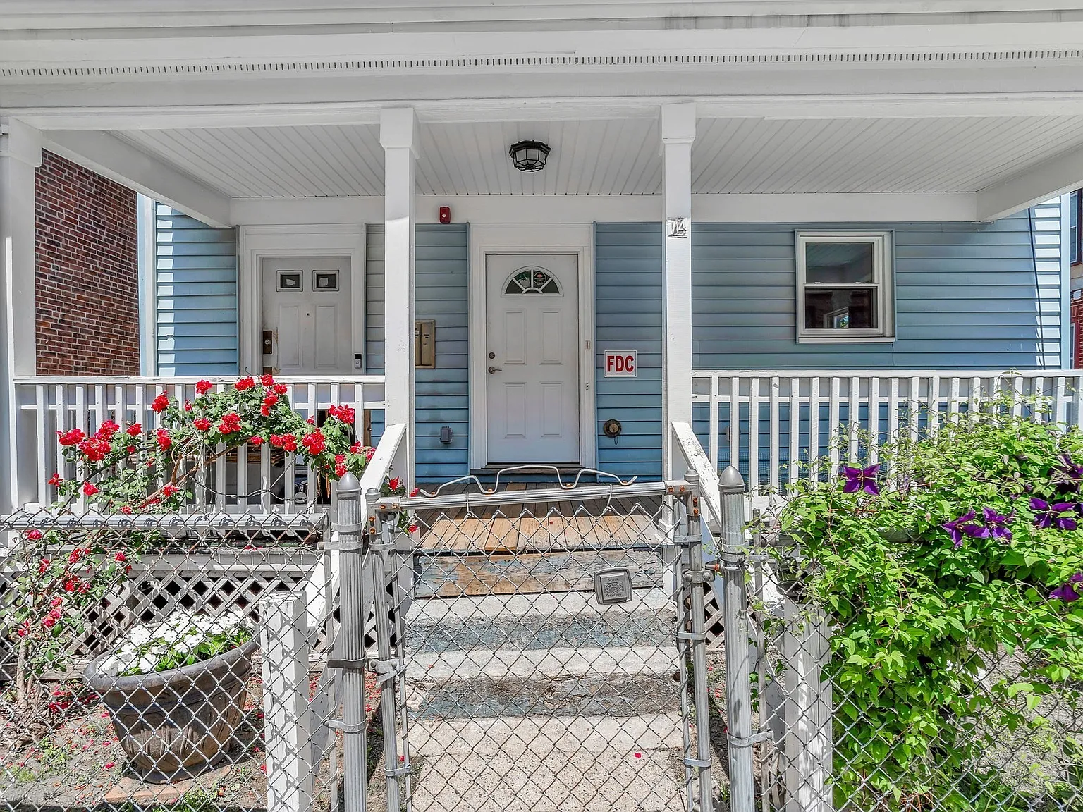 3 bed, 847 sqft, $3,000 — Photo 2