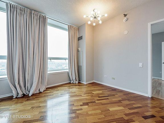 3rd image of 600 N Kingsbury St APT 1811