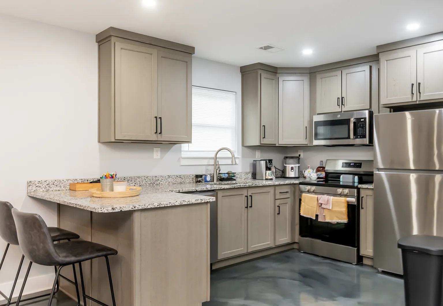 2 bed, 750 sqft, $1,350 — Photo 3