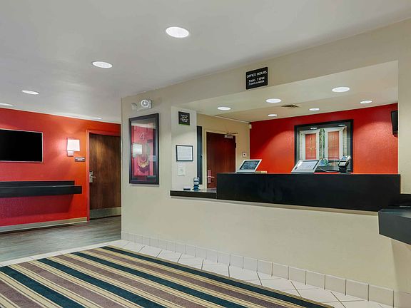 Lobby and Guest Check-in