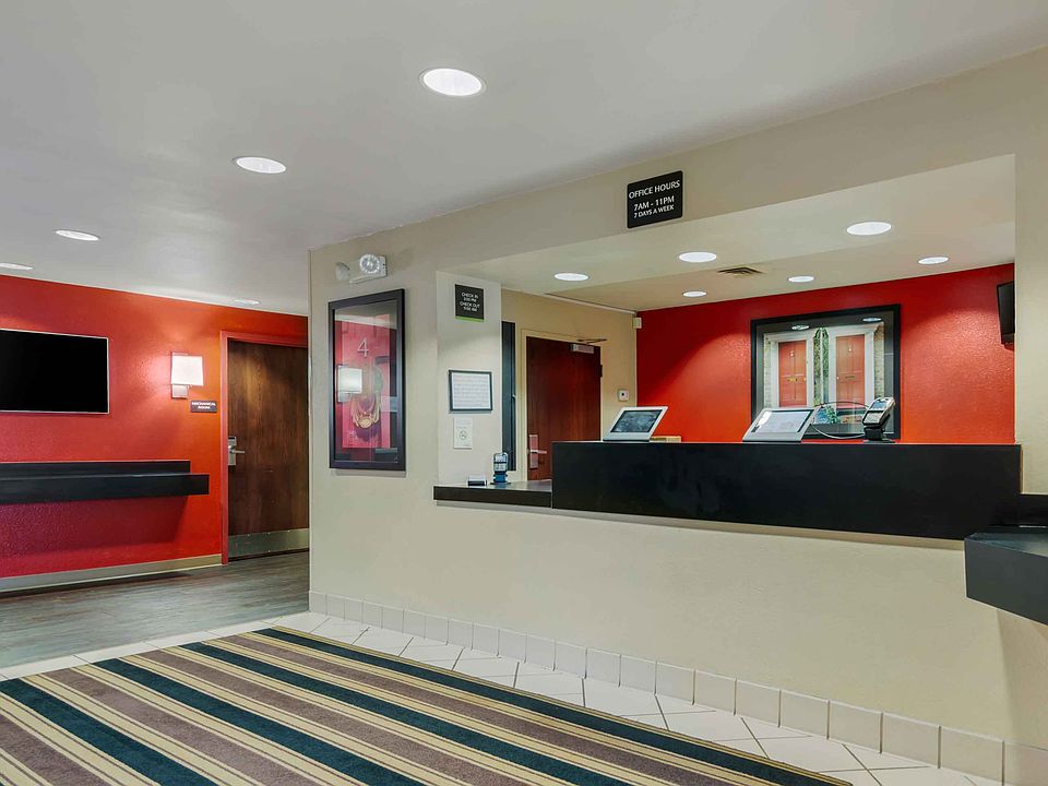 Lobby and Guest Check-in