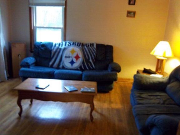 4th image of 1597 Lakefront Dr