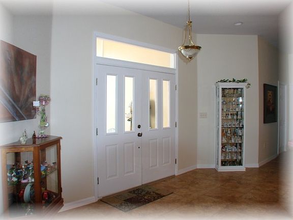 4th image of 9129 Oak Circle Dr
