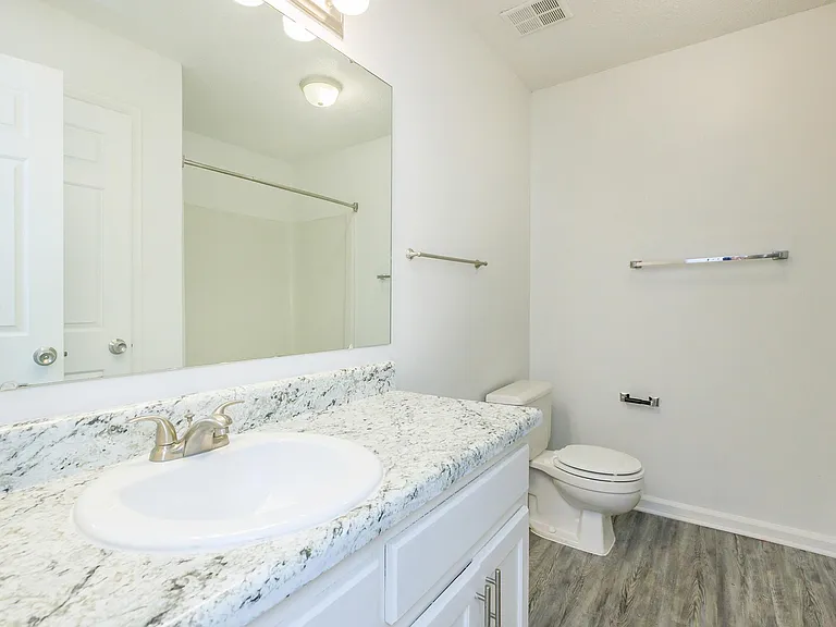 Belmont Heights Apartments & Townhomes — Photo 27