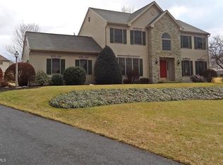 6 Marie Dr, Lititz, PA 17543