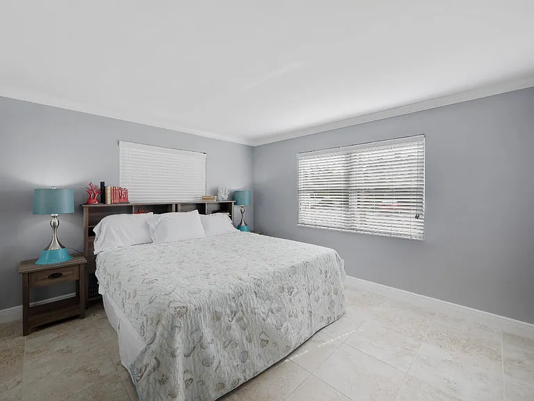 1236 Beach Rd #4 — Photo 6
