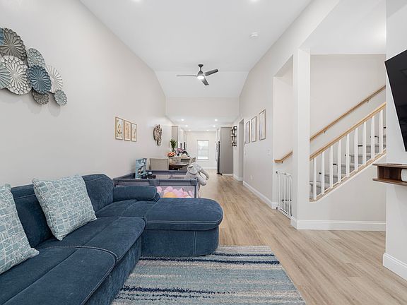 5th image of 46 W Valley Cir