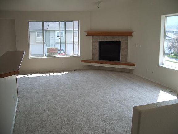 3rd image of 8940 Northwood Park Cir