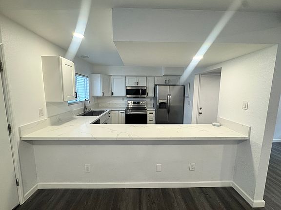 2nd image of 1615 Greenfield Ave APT 3