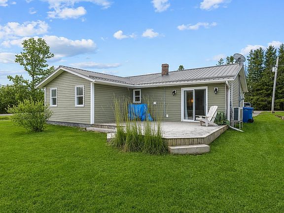 5th image of 12 Buell Rd