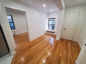 1220 Lexington Ave, New York, NY