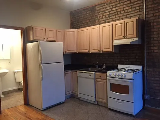 Rented by Realty Collective | media 10