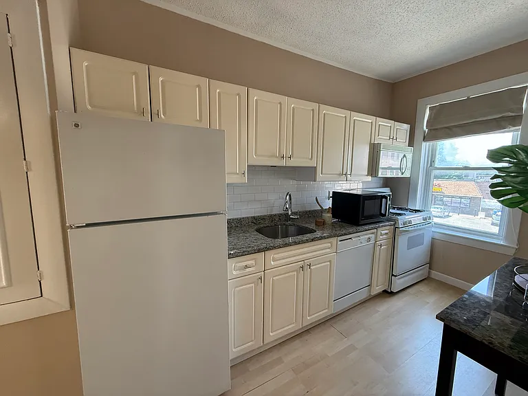 793 Main St #1 — Photo 5