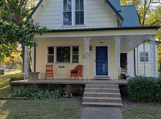 308 N 6th St, Chetopa, KS 67336