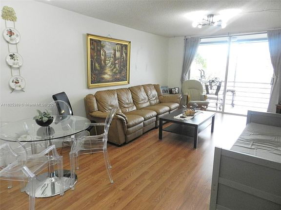 5th image of 2931 E Sunrise Lakes Dr #204