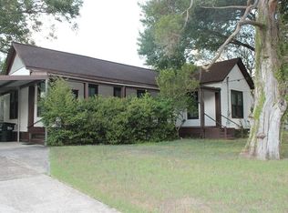 407 N Walnut Ave, Eagle Lake, TX 77434