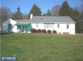 1328 Providence Rd, Secane, PA 19018