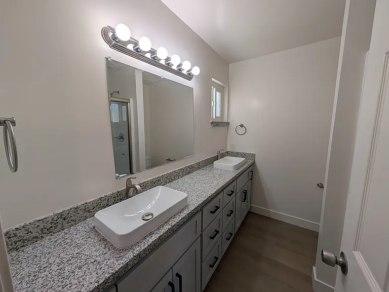 1550 Valley View Rd #25 — Photo 8