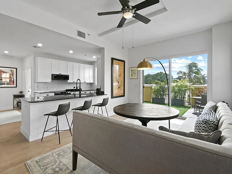 3940 N Flagler Dr #206 — Photo 8