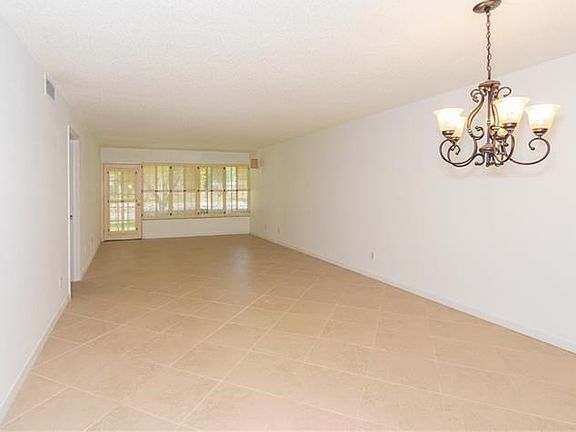 4th image of 1750 Belleair Forest Dr APT C6