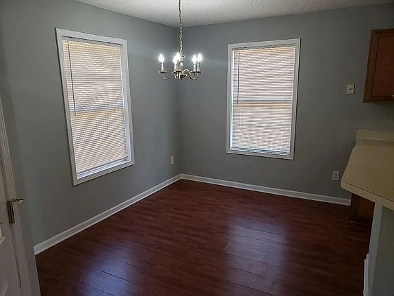 4th image of 354 Lambert Overlook Cir