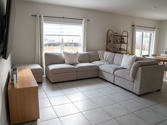 3rd image of 603 Lychee Ln