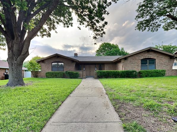 108 Meadowcrest Dr, Desoto, TX 75115