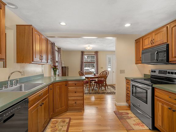 2nd image of 77 Pearson Dr