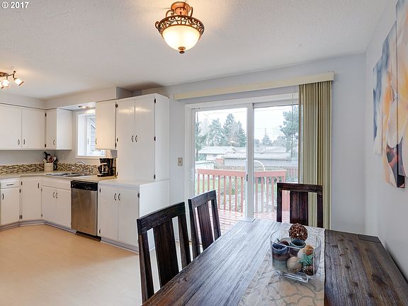 4th image of 15267 SE La Marquita Way