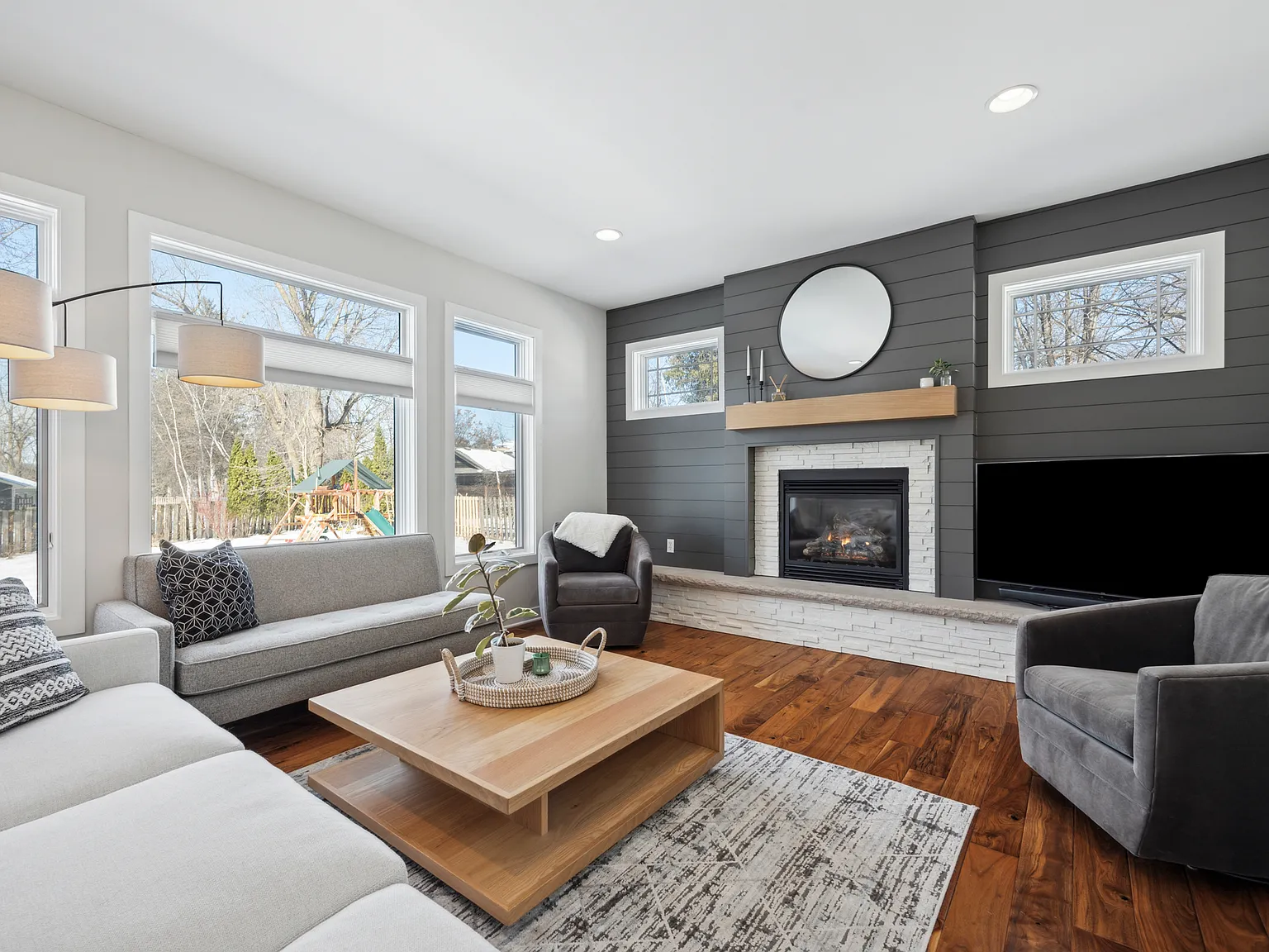 4 bed, 3815 sqft, $8,500 — Photo 3