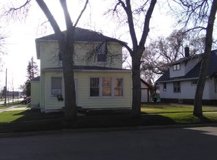 303 6th Ave NE, Jamestown, ND 58401