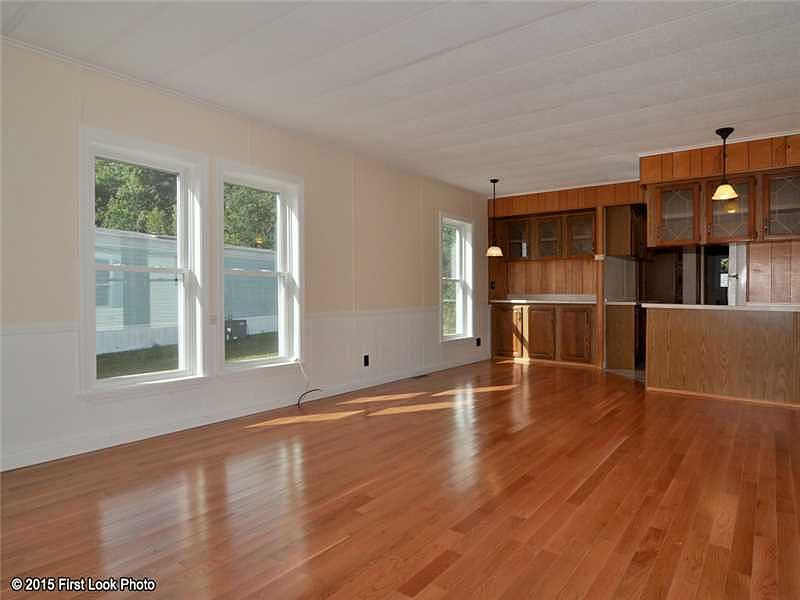 1st image of 131 Holiday Ct