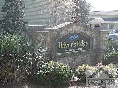 2505 W Broad St APT 121 photo 1