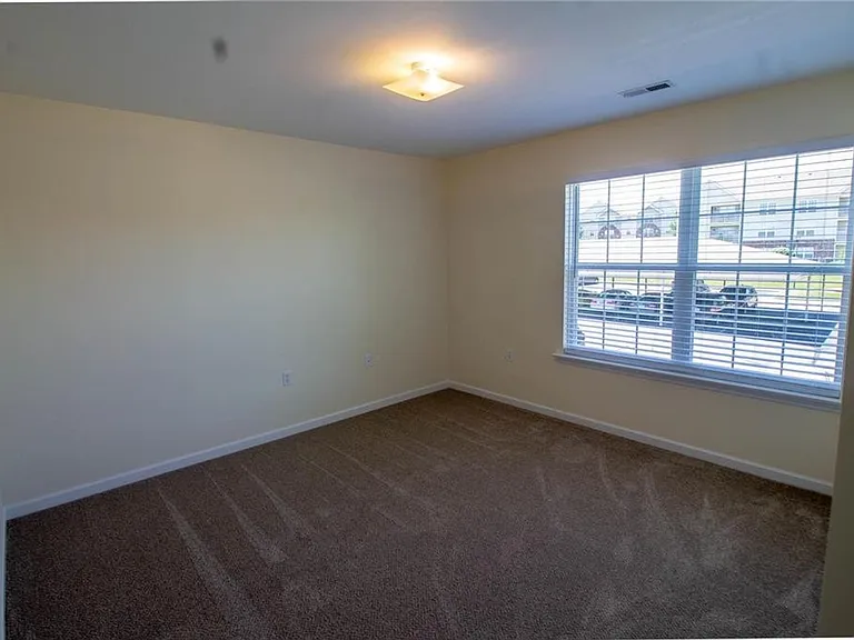 1832 Piedmont Cir — Photo 10