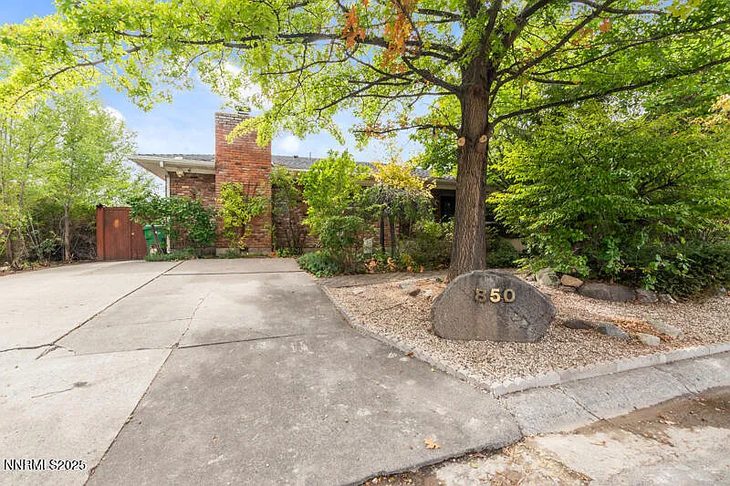 850 W 11th St photo 1