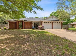 224 Colonial Cir, Athens, TX 75751
