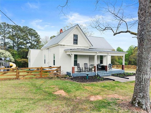 2nd image of 2935 Fork Rd