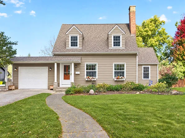 345 Rolfe Rd, Dekalb, IL 60115