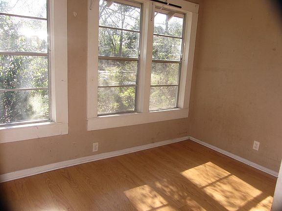4th image of 319 Dozier St