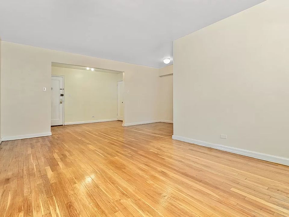 1st image of 140-35 Burden Cres #303