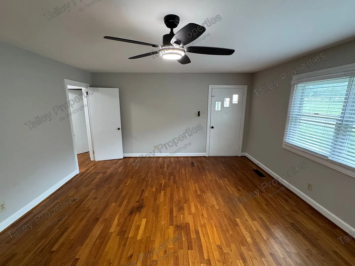 2 bed, 1.0 bath, 932 sqft, $1,249 — Photo 4