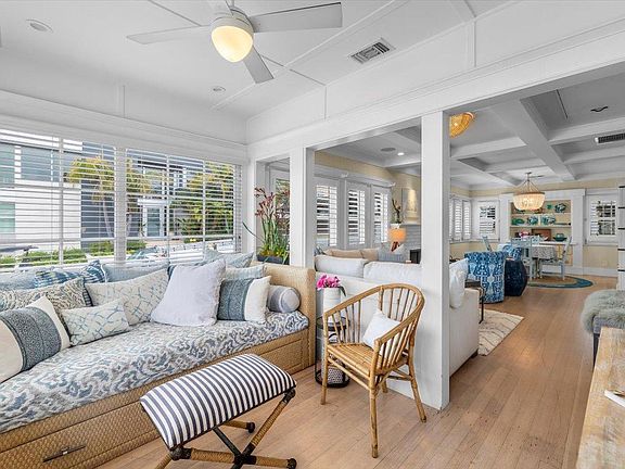 5th image of 2324 Hermosa Ave